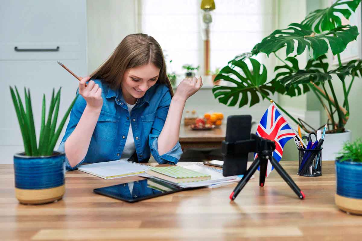 Fundae - cursos bonificados Living Languages